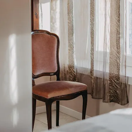 Le Due Dame ゲストハウス マネルバ・デル・ガルダ